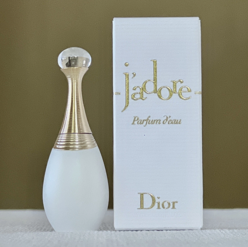 Dior J’adore Eau de Parfum – Iconic Feminine Floral Fragrance