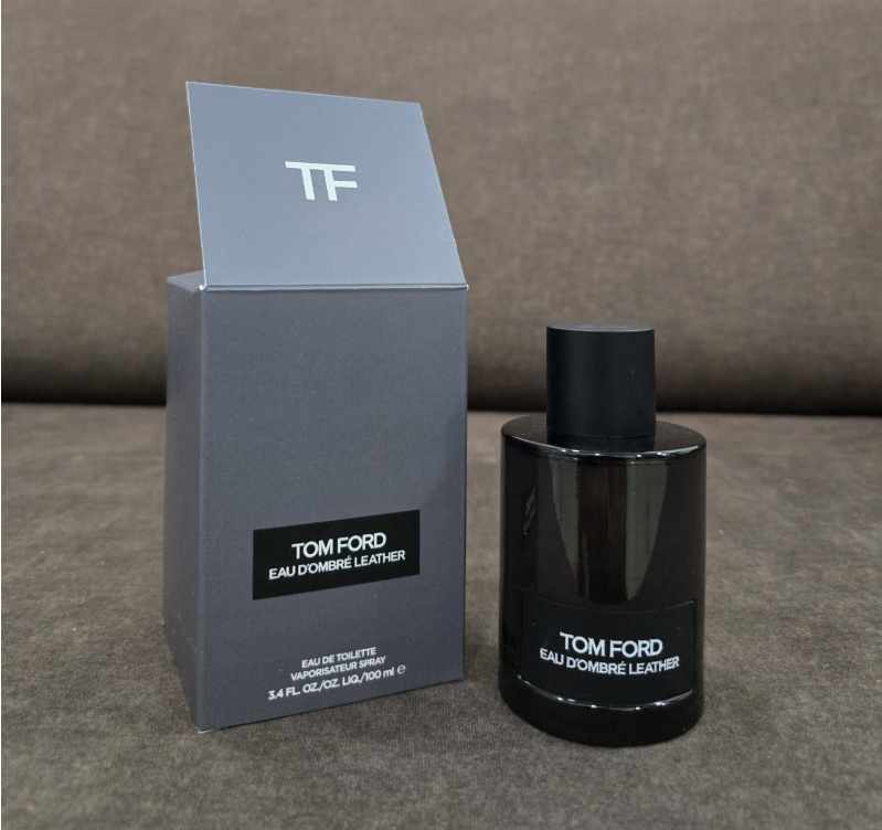 Tom Ford Ébène Fumé Eau de Parfum – Smoky Wood. Sacred Heat. Mystical Depth.