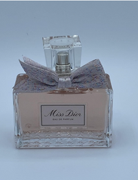 Miss Dior Eau de Parfum – The Signature of Timeless Elegance