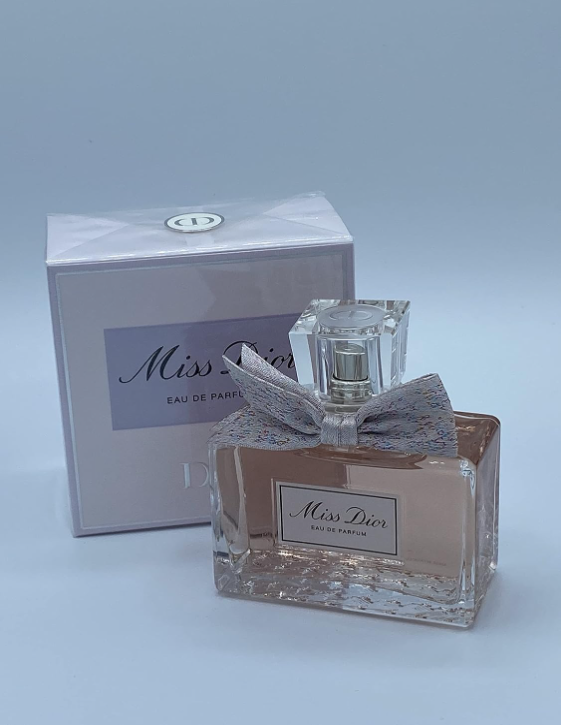 Miss Dior Eau de Parfum – The Signature of Timeless Elegance