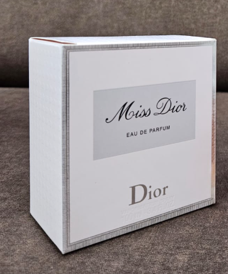 Miss Dior Eau de Parfum – The Signature of Timeless Elegance