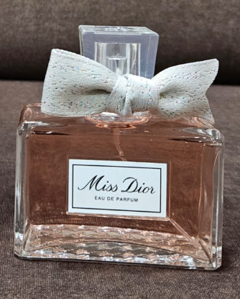 Miss Dior Eau de Parfum – The Signature of Timeless Elegance