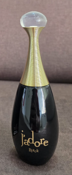 J’adore Eau de Parfum Natural Spray – Radiant & Feminine Floral by Dior