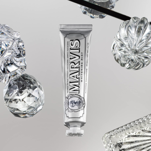 Marvis Whitening Toothpaste, Mint, 85ml, Promotes the Natural Whitening of the Teeth, Plaque Removal Toothpaste, Long-Lasting Freshness