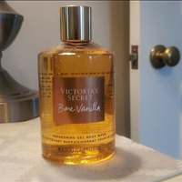 Victoria Bare Vanilla Refreshing Gel Body Wash